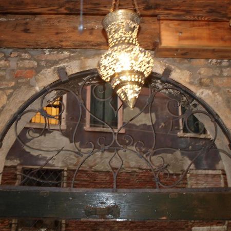 Апартаменти Al Pozzo Dei Scoacamini, 100 M From San Marco, Ground Floor Венеція Екстер'єр фото