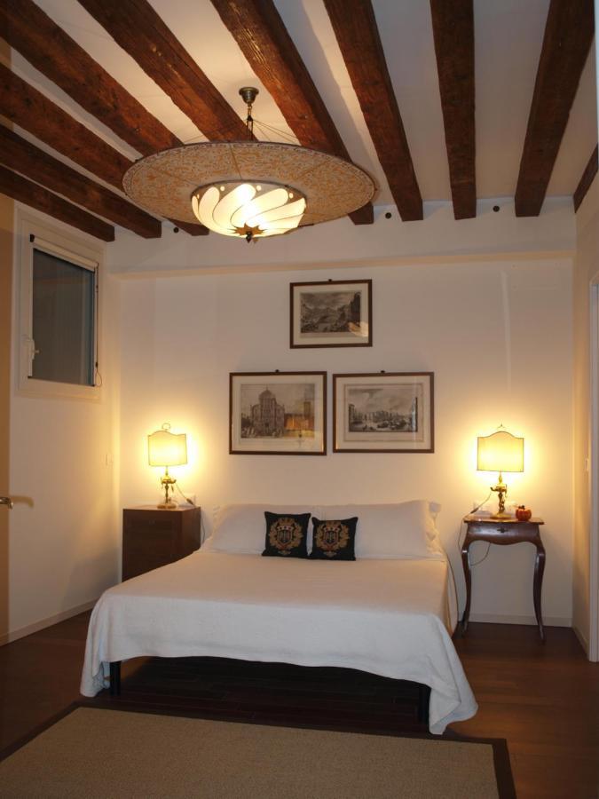 Апартаменти Al Pozzo Dei Scoacamini, 100 M From San Marco, Ground Floor Венеція Екстер'єр фото
