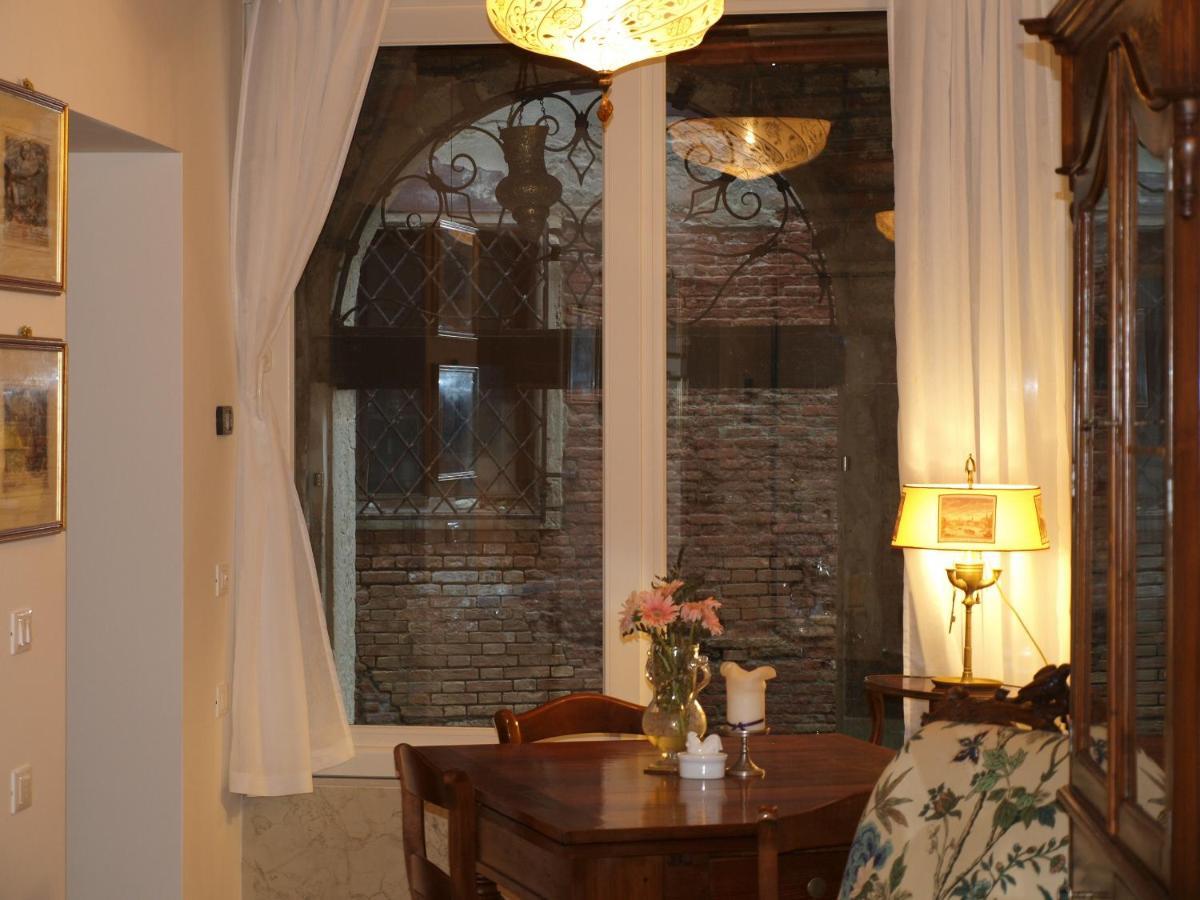 Апартаменти Al Pozzo Dei Scoacamini, 100 M From San Marco, Ground Floor Венеція Екстер'єр фото