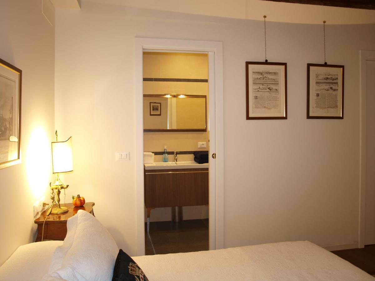 Апартаменти Al Pozzo Dei Scoacamini, 100 M From San Marco, Ground Floor Венеція Екстер'єр фото