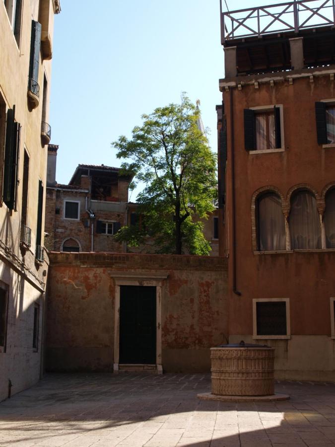 Апартаменти Al Pozzo Dei Scoacamini, 100 M From San Marco, Ground Floor Венеція Екстер'єр фото