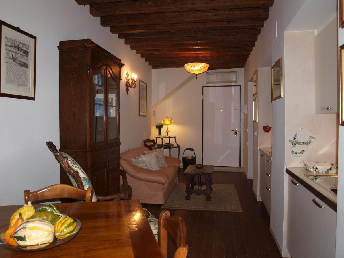 Апартаменти Al Pozzo Dei Scoacamini, 100 M From San Marco, Ground Floor Венеція Екстер'єр фото